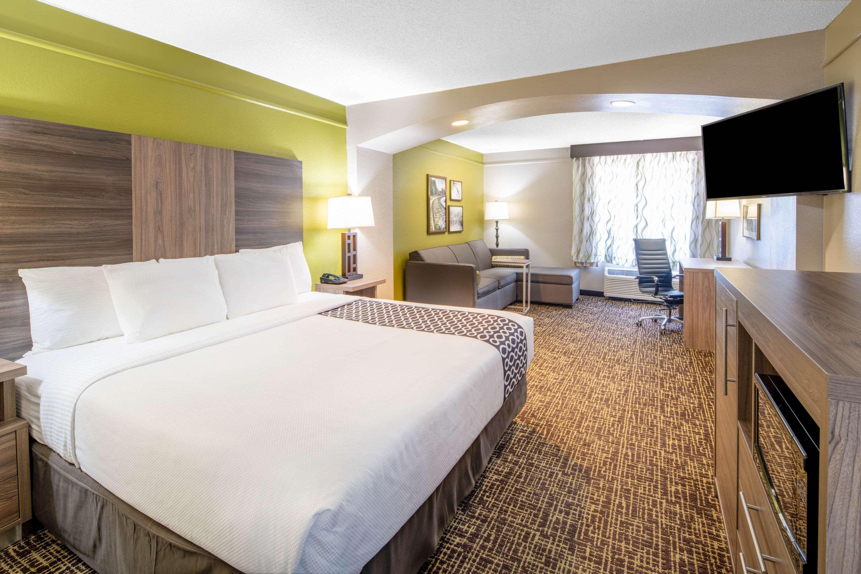 מלון La Quinta By Wyndham Atlanta סטוקברידג' מראה חיצוני תמונה